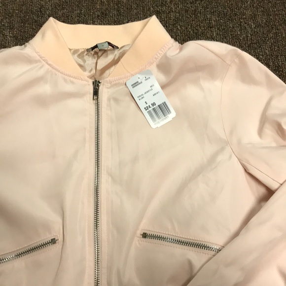 Bomber jacket by forever 21. Size small - Picture 3 of 4